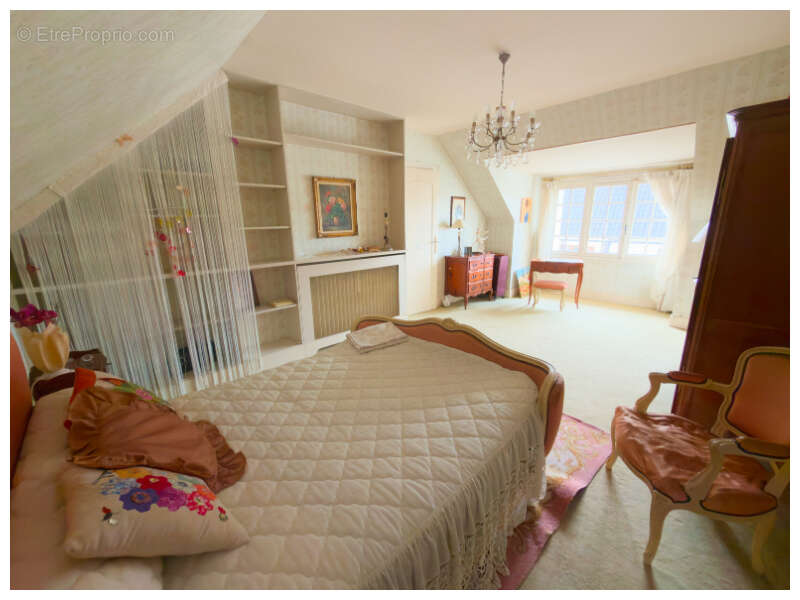 Maison à FONTENAY-LE-FLEURY