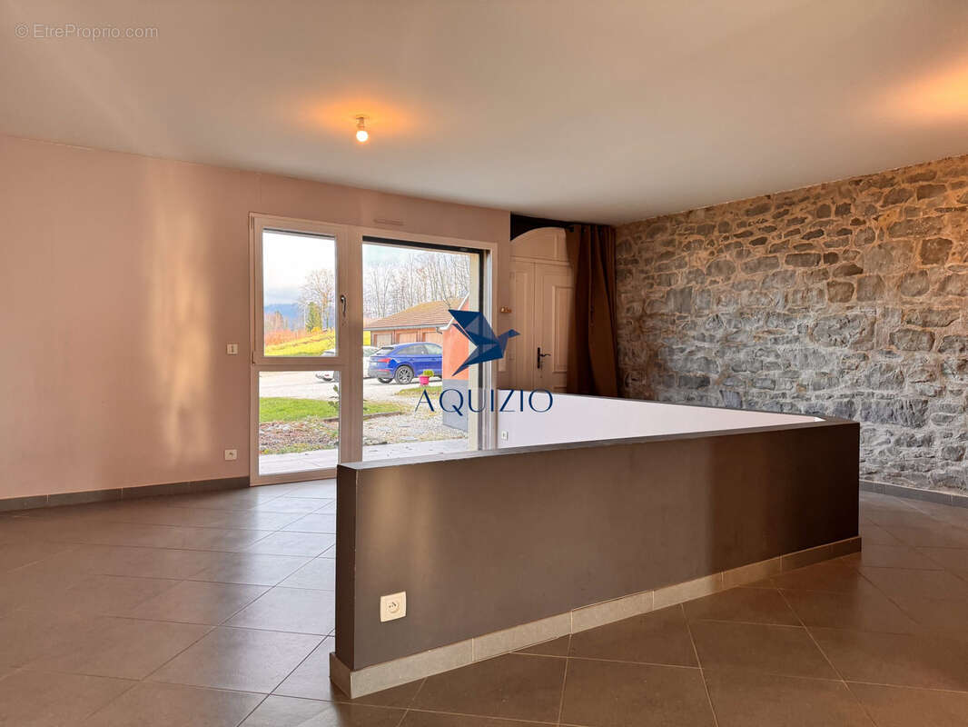 Appartement à LA ROCHE-SUR-FORON