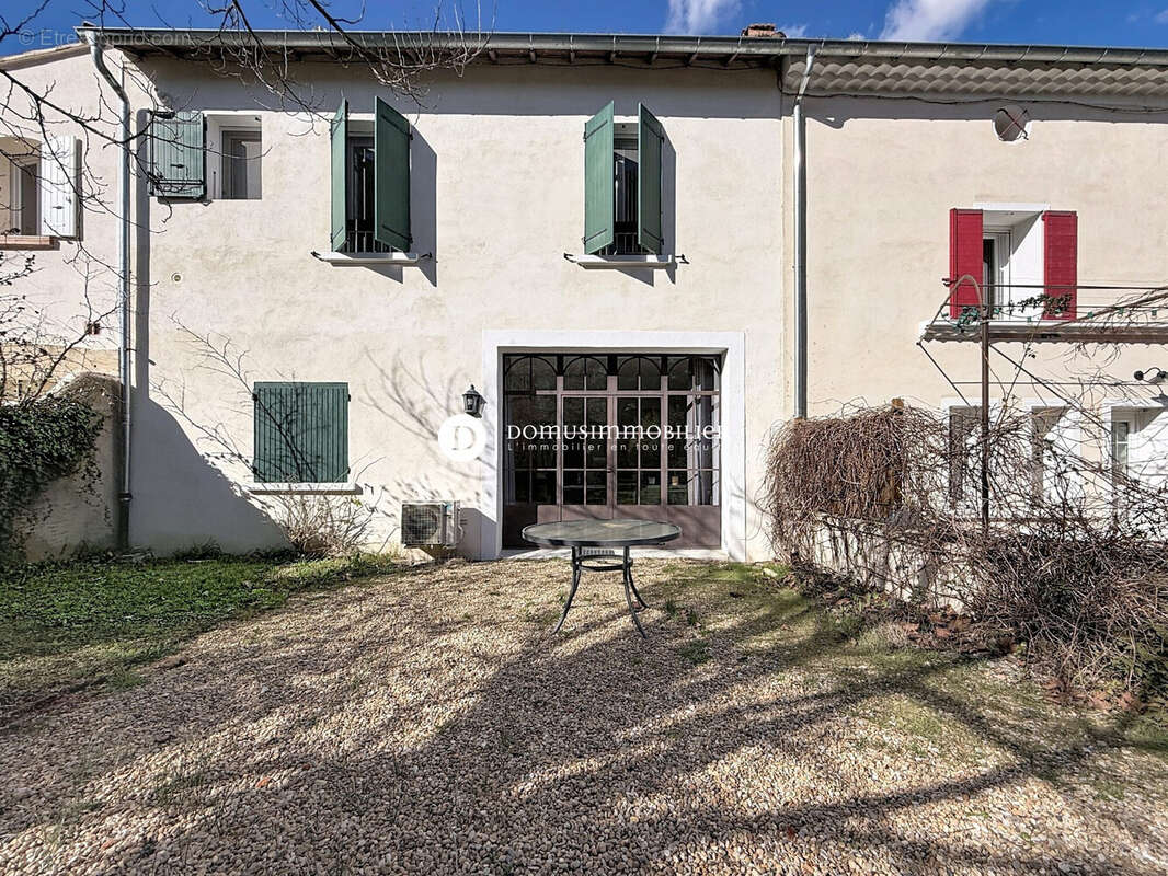 Appartement à SAINT-SATURNIN-LES-AVIGNON