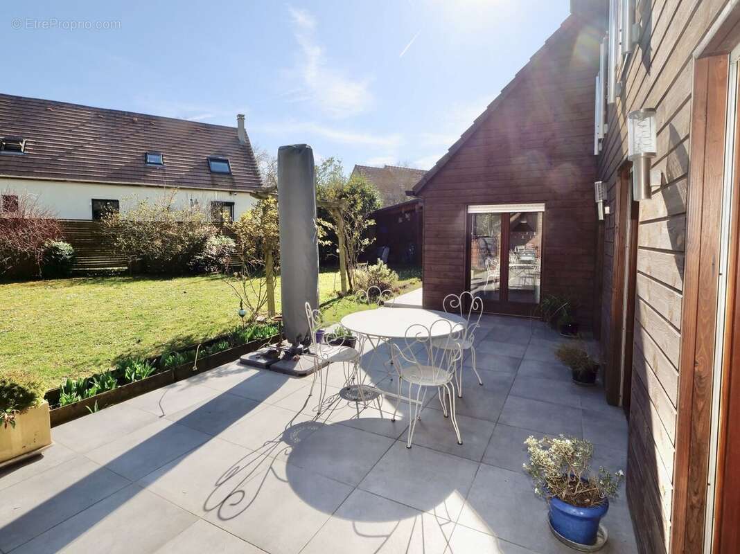 Maison à VAUX-LE-PENIL