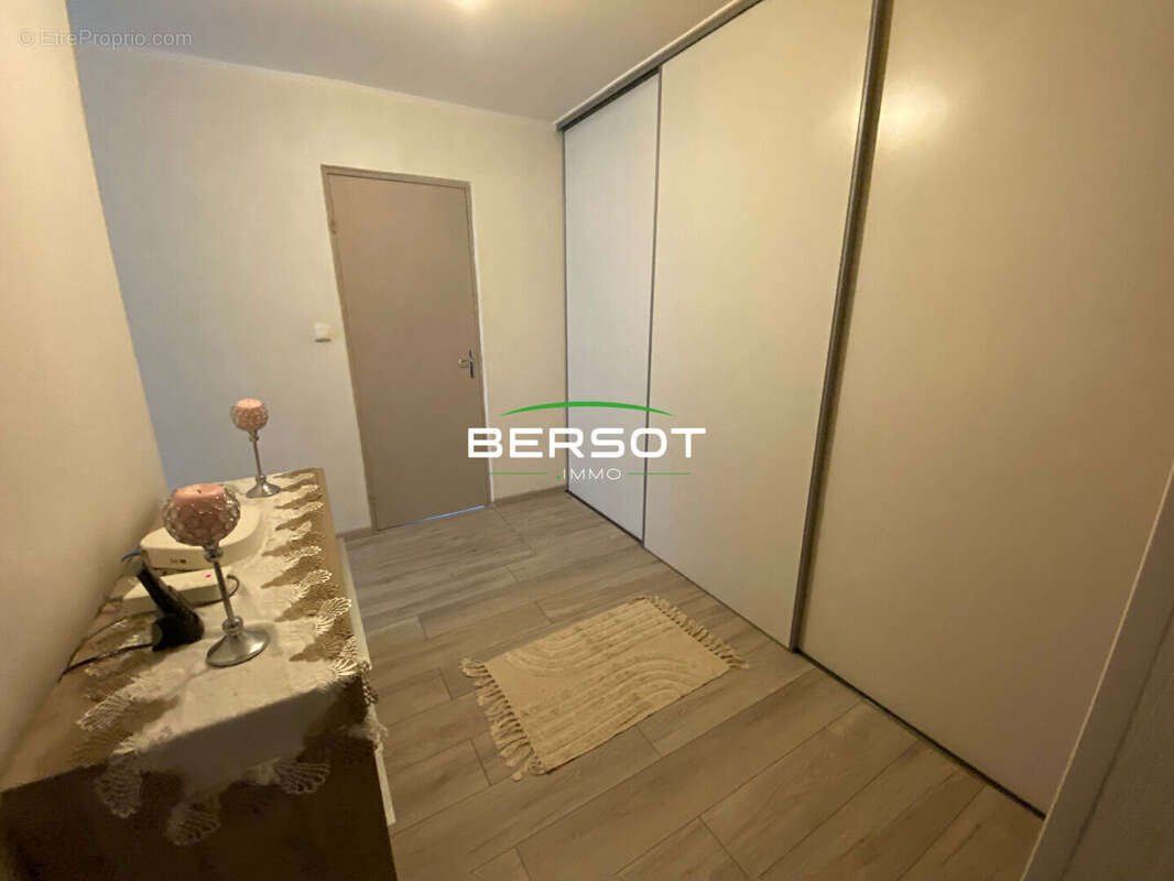 Appartement Vesoul centre 5 pièce(s) 97.59 m2 - photo 2