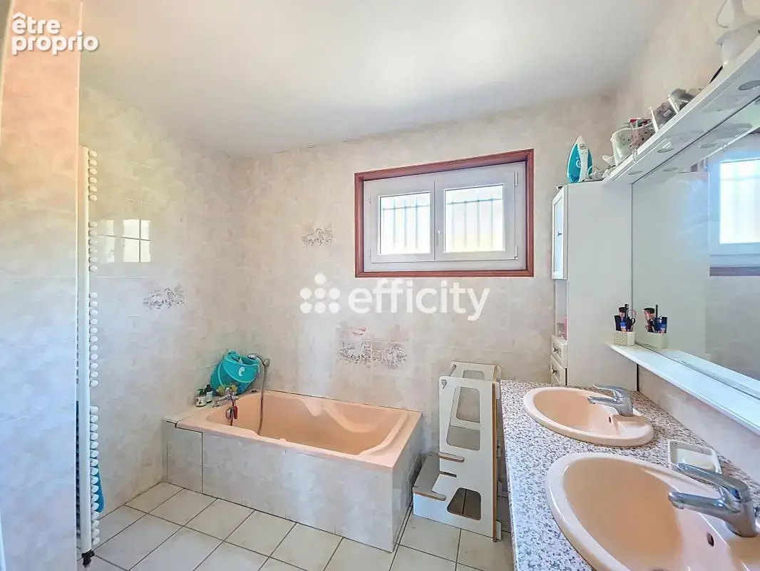 Maison 175 m² à Saint-Romain-En-Jarez  - photo 10