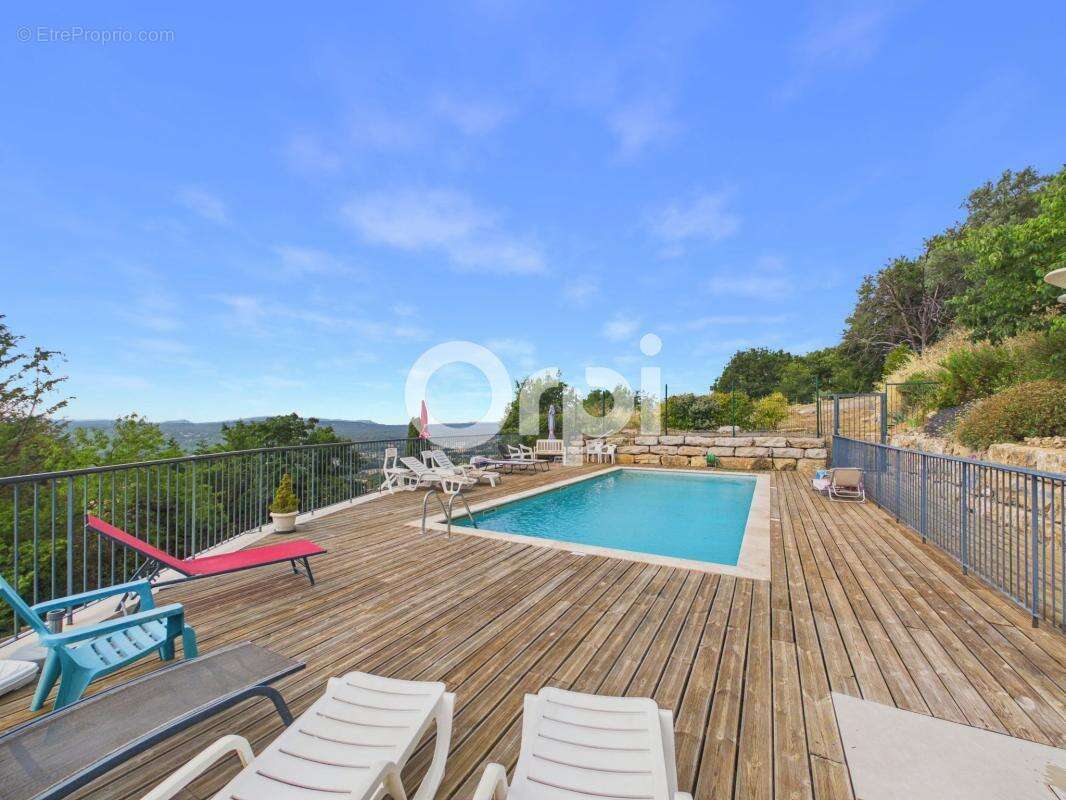 Appartement à MONTAUROUX
