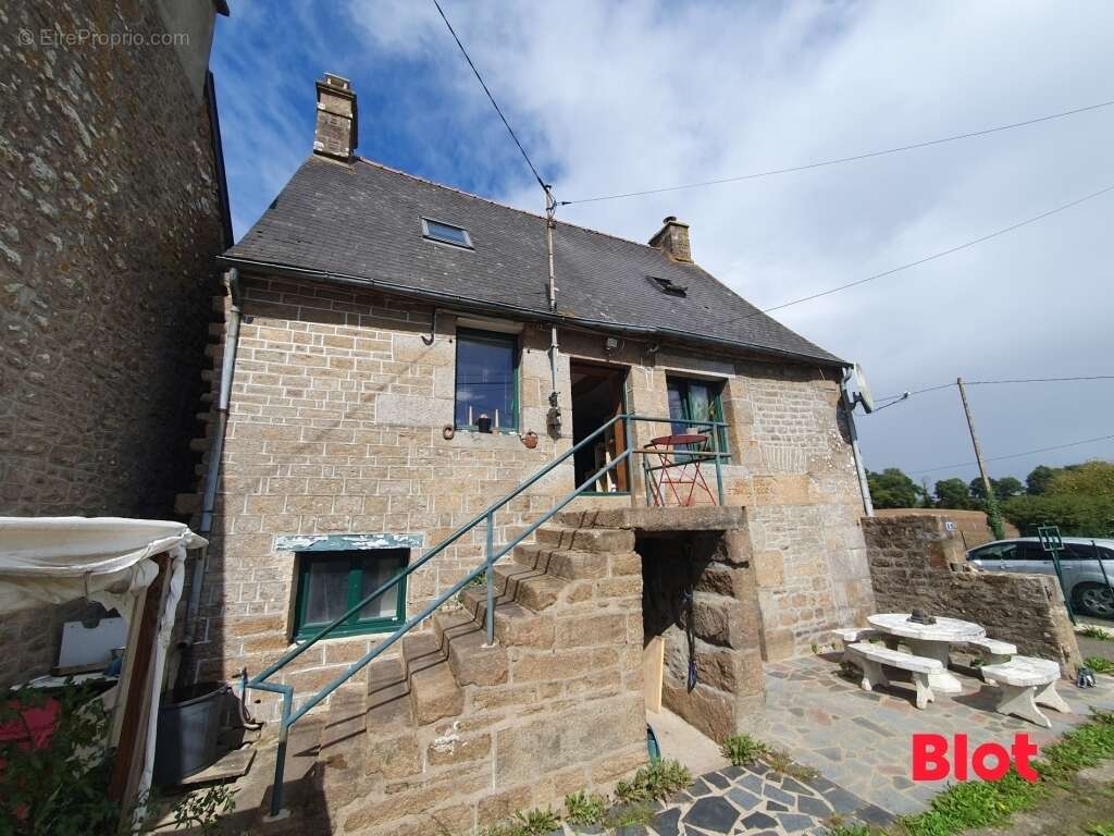 Maison à SAINT-MARC-LE-BLANC