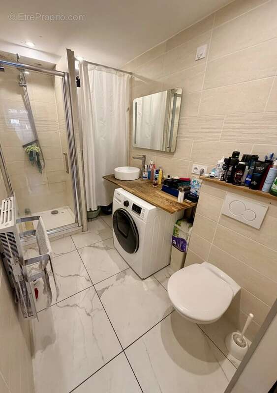 Appartement à PUGET-THENIERS