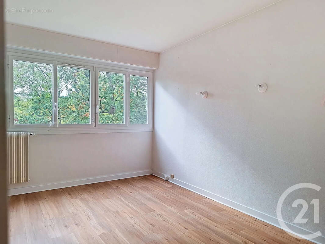 Appartement à VAUX-LE-PENIL