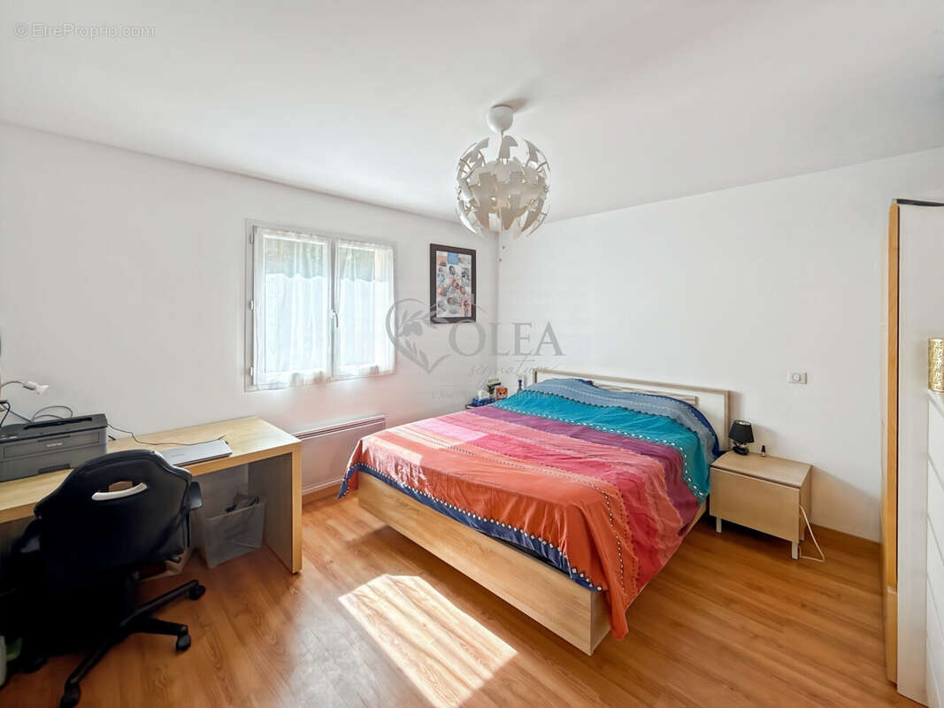 Maison 145 m² à Saint-Maximin  - photo 9
