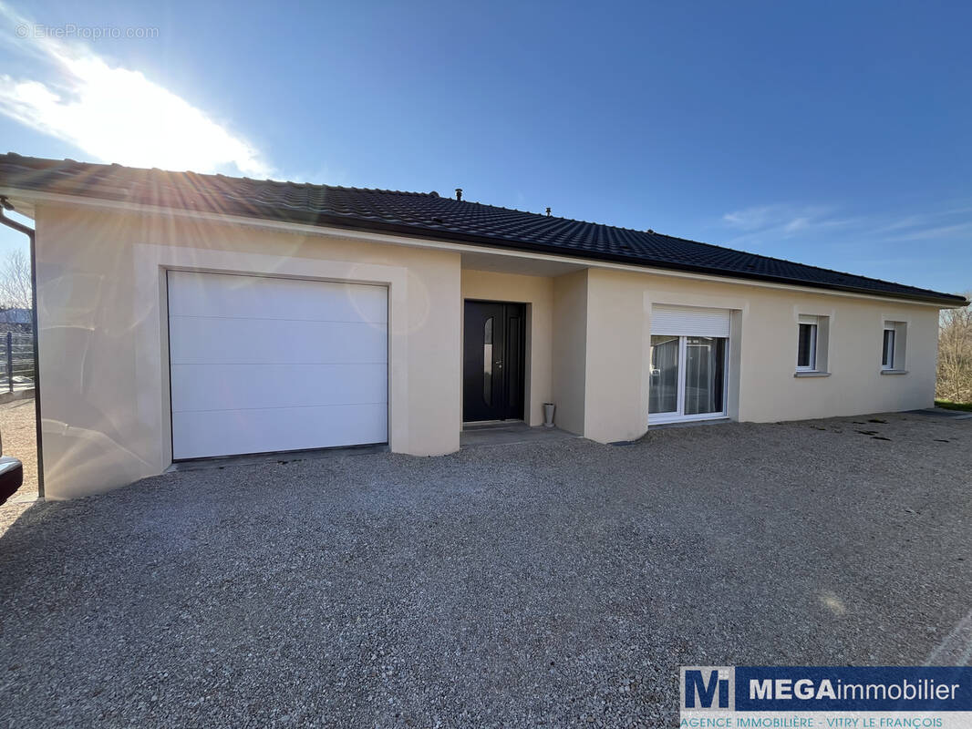 Maison à SAINT-CHERON