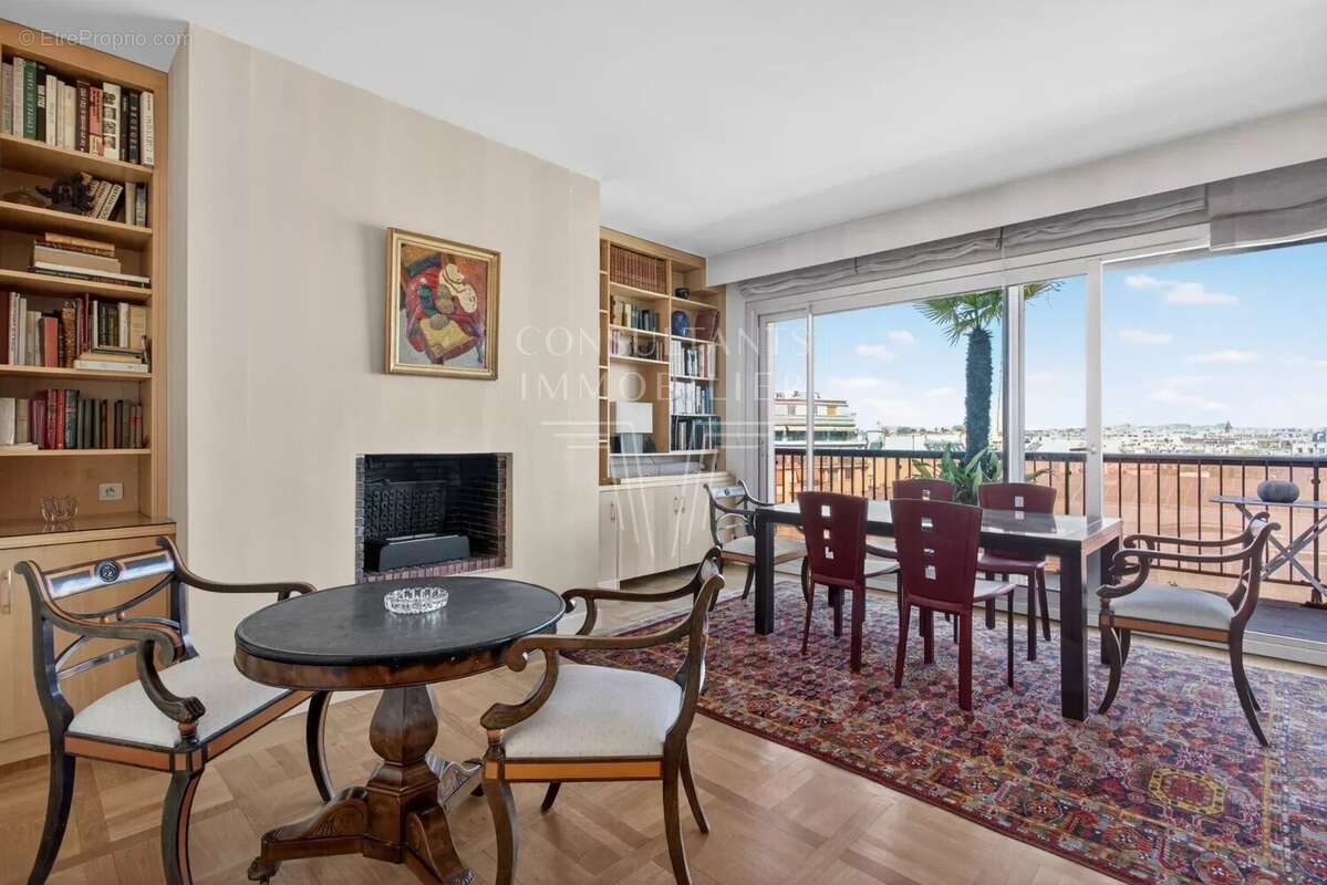 Appartement à PARIS-7E