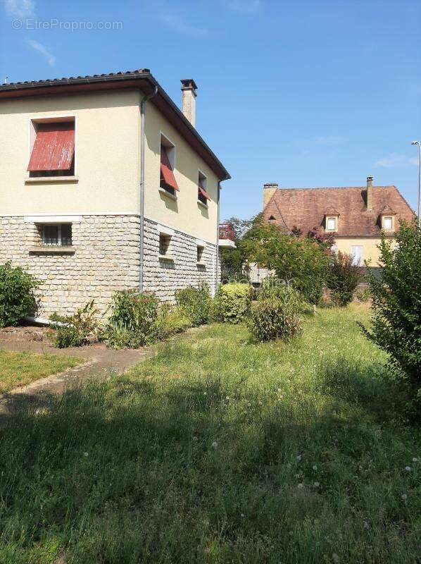 Maison de ville -  5 pièces -114 m2 - Terrain de 841 m2 - photo 4