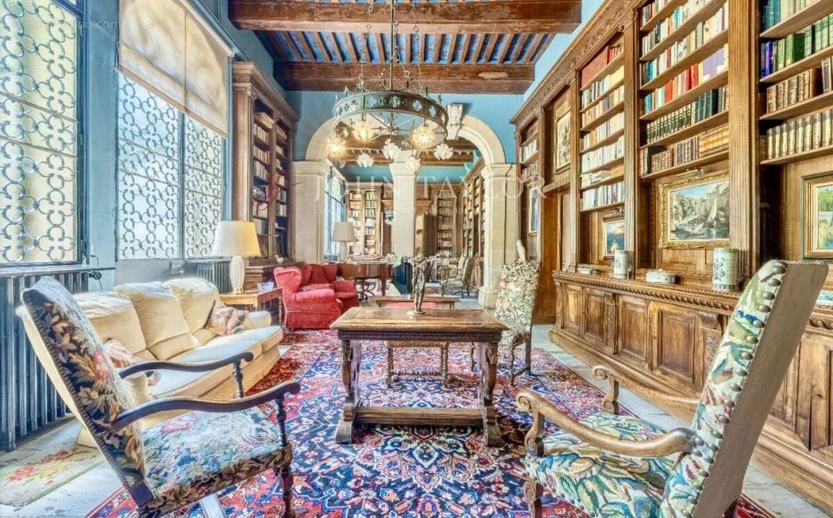 Hôtel particulier en plein cœur de L’Isle-sur-la-Sorgue,. - photo 11