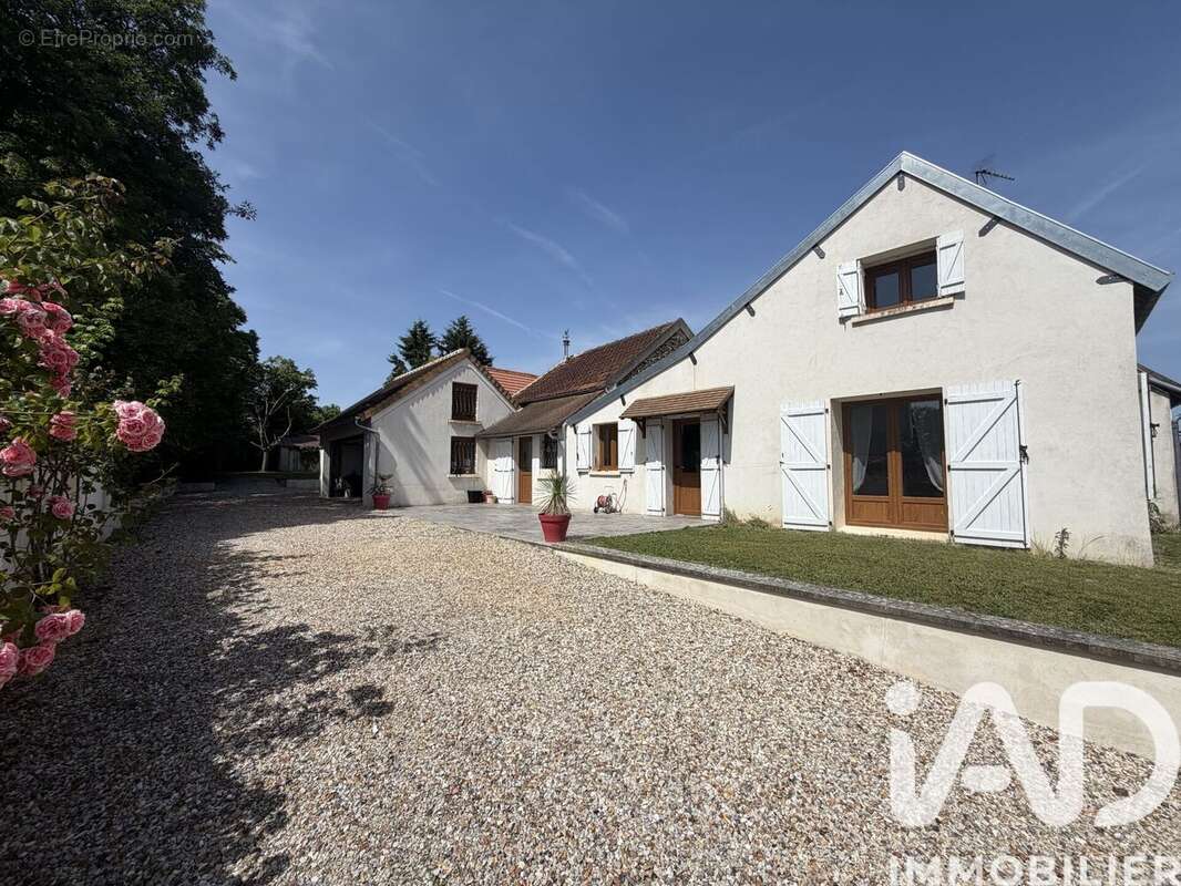 Photo 2 - Maison à RICHEBOURG