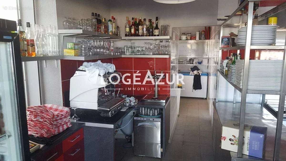 Commerce à VALLAURIS