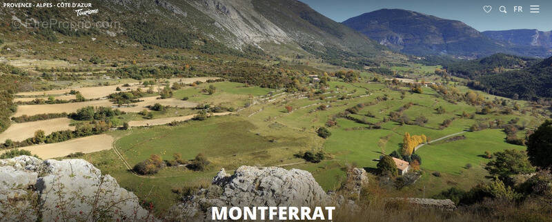 Terrain à MONTFERRAT