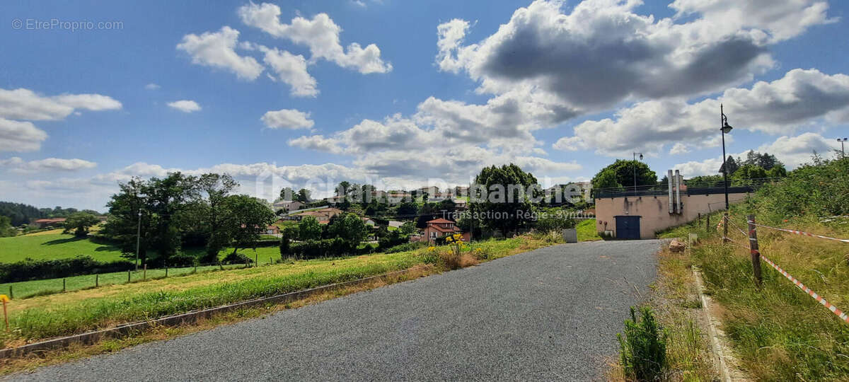 Appartement à PANISSIERES