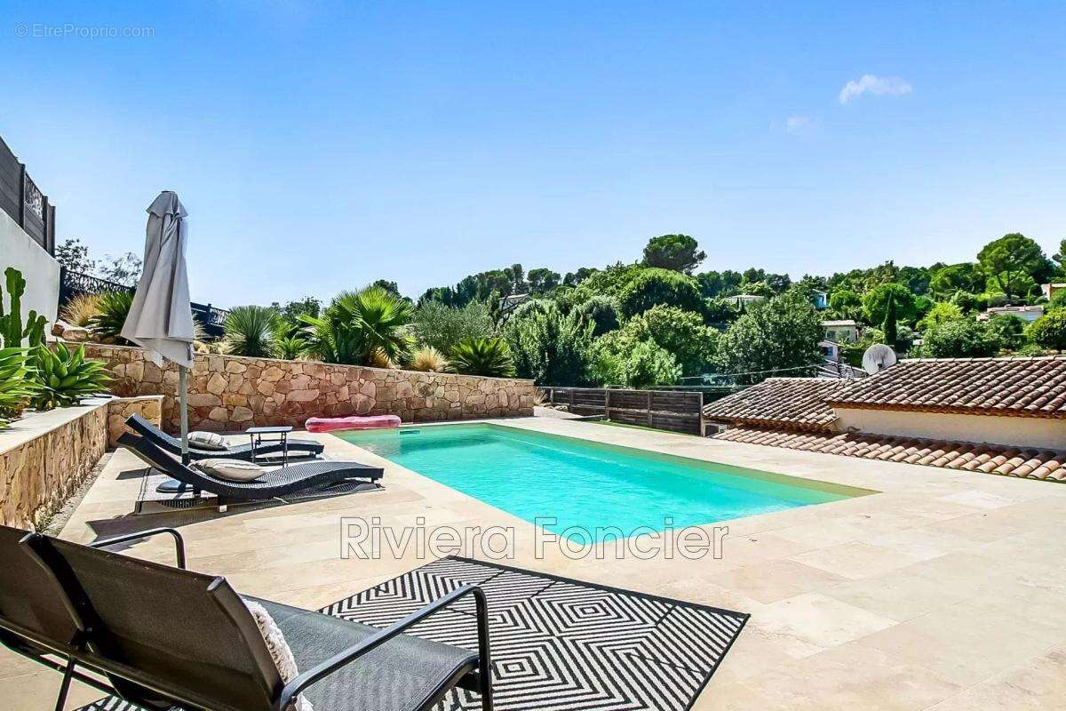 Maison à VALBONNE