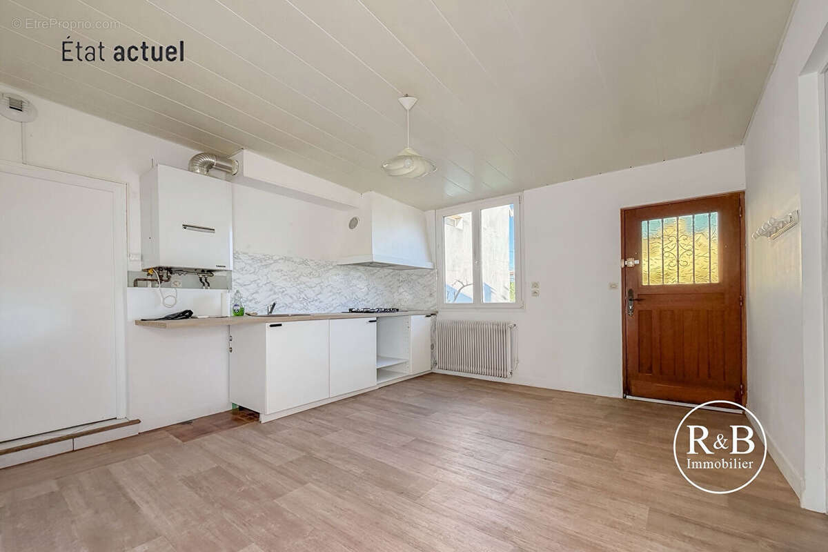 Maison à LES CLAYES-SOUS-BOIS