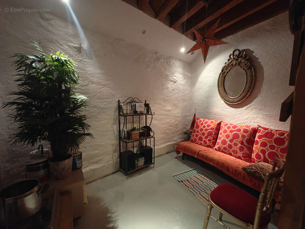 Appartement à ALAIGNE