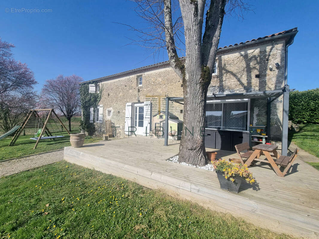 Maison à ROQUEFORT