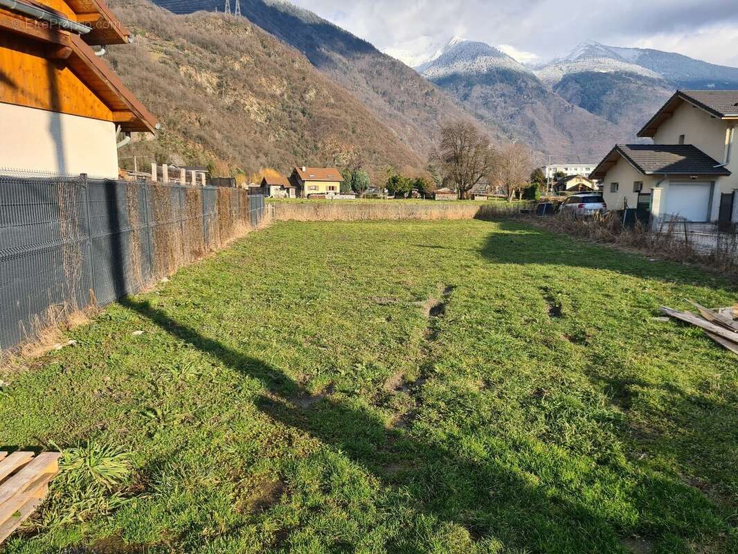 Terrain à ALBERTVILLE
