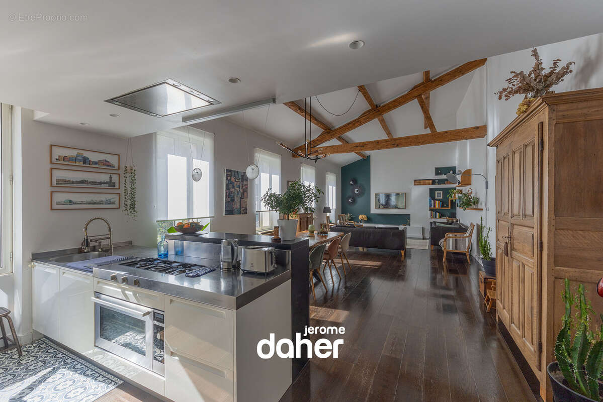 Appartement à MARSEILLE-7E