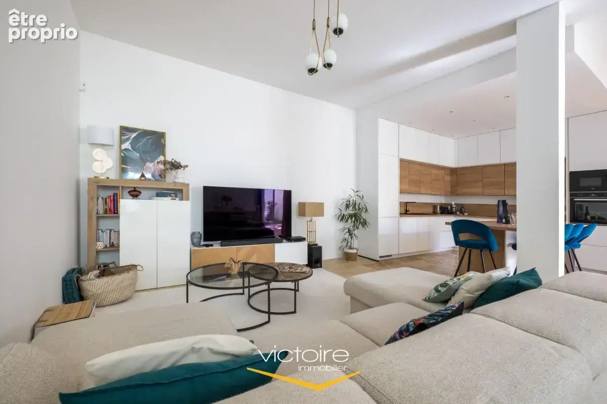 LYON 3 MONTCHAT –  Spacieux T4 119 M² (transformable en T5) avec PATIO PRIVATIF - photo 8