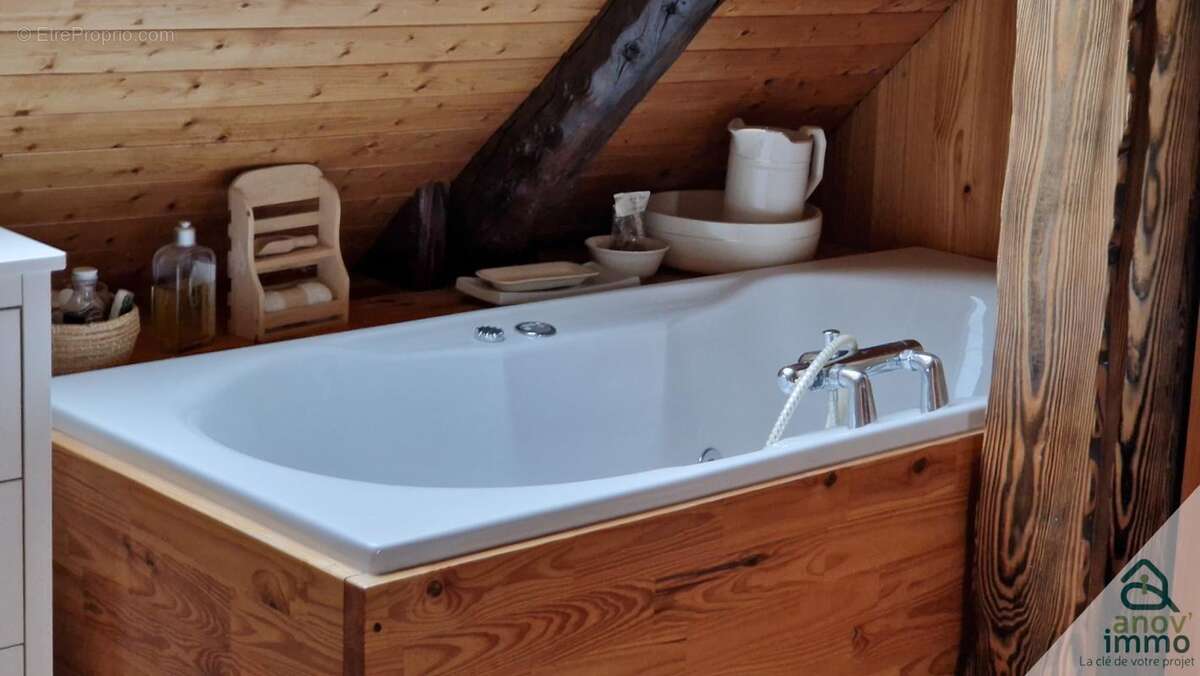 Maison à SAINT-MURY-MONTEYMOND