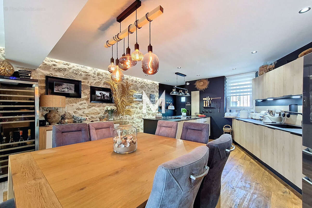 Maison à PLAN-DE-LA-TOUR