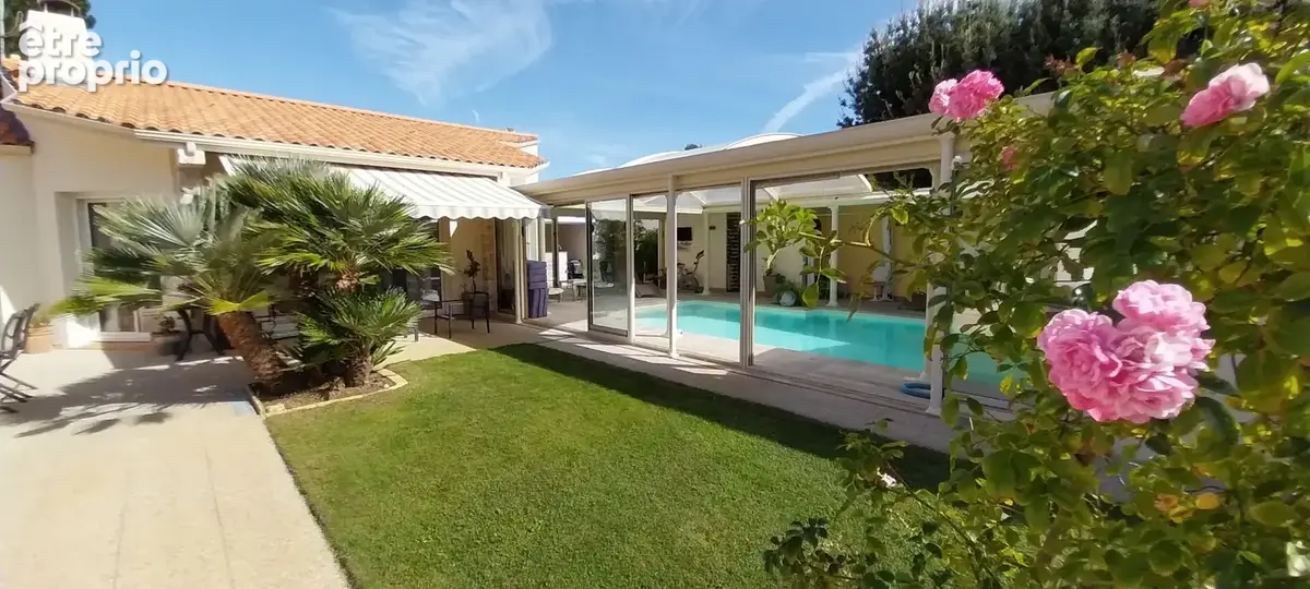 Exceptionnelle maison en Vente à Terme Libre  205 m²  CHALLANS Centre-ville - photo 13