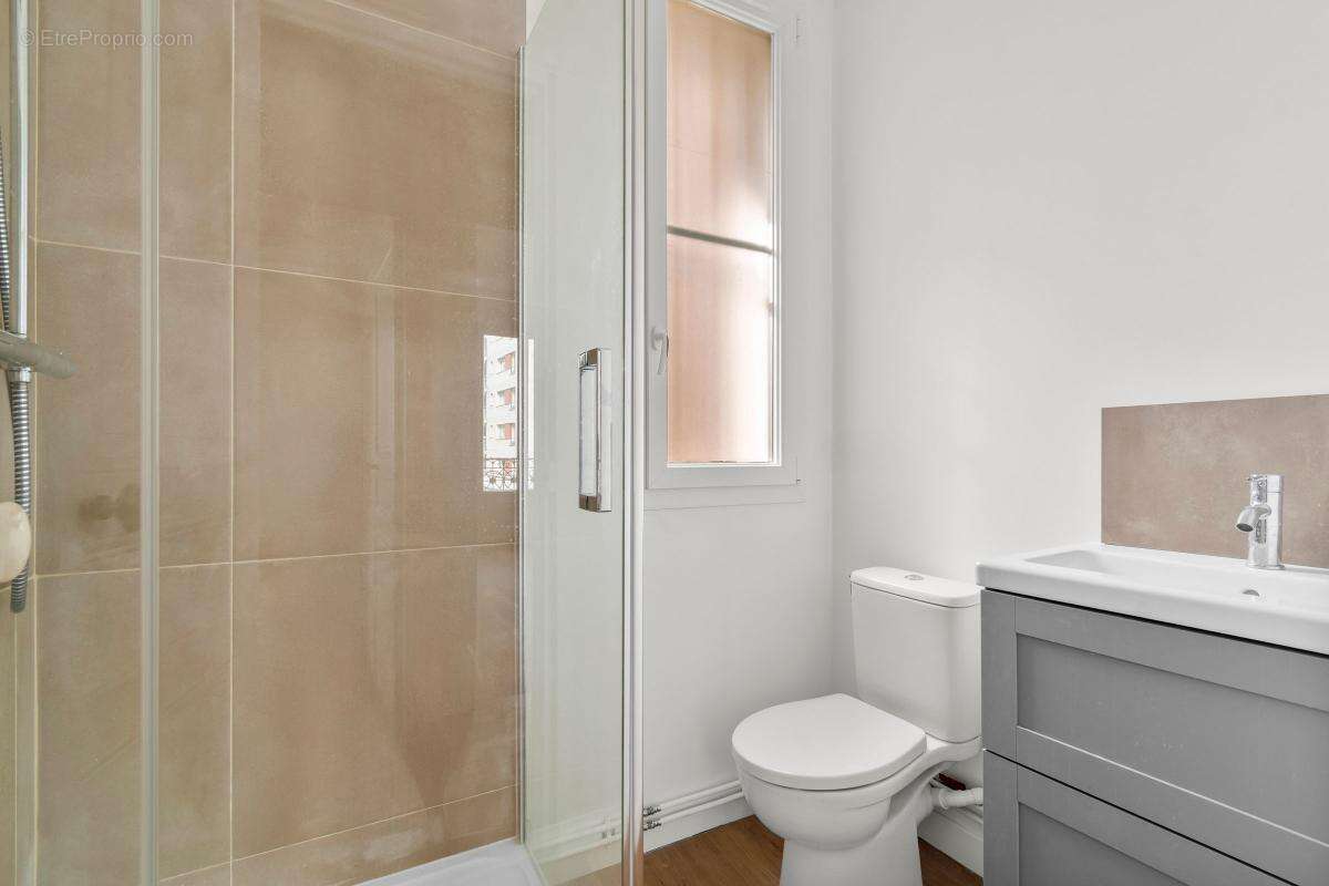 Appartement à COURBEVOIE