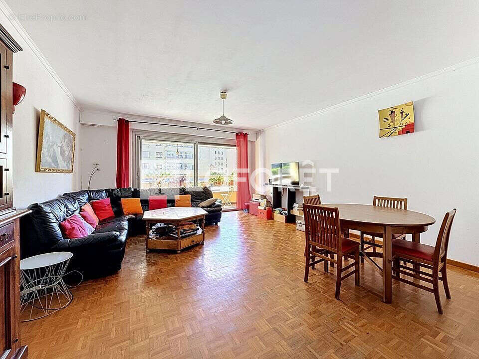 Appartement à MARSEILLE-8E