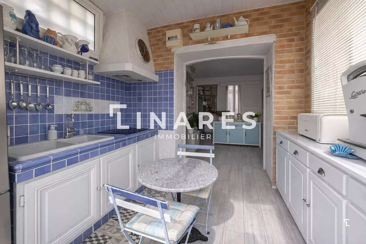 Appartement à MARSEILLE-7E