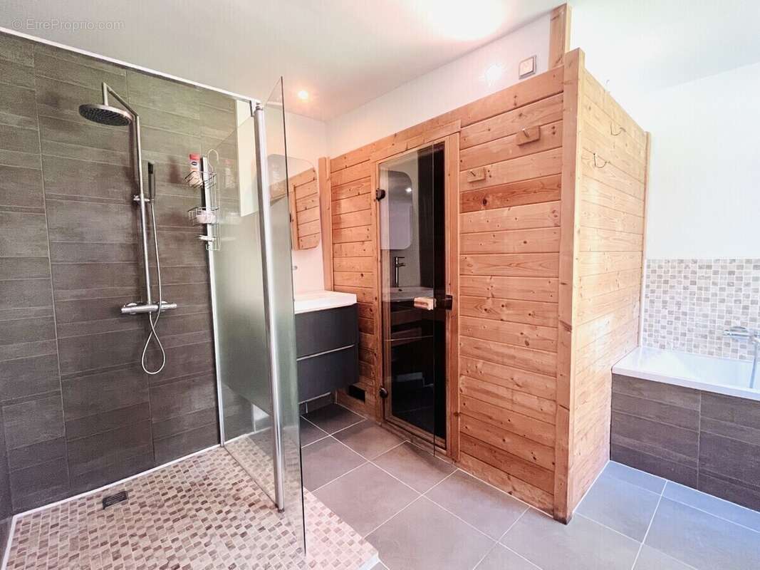Maison 240 m² à Cestas  - photo 7
