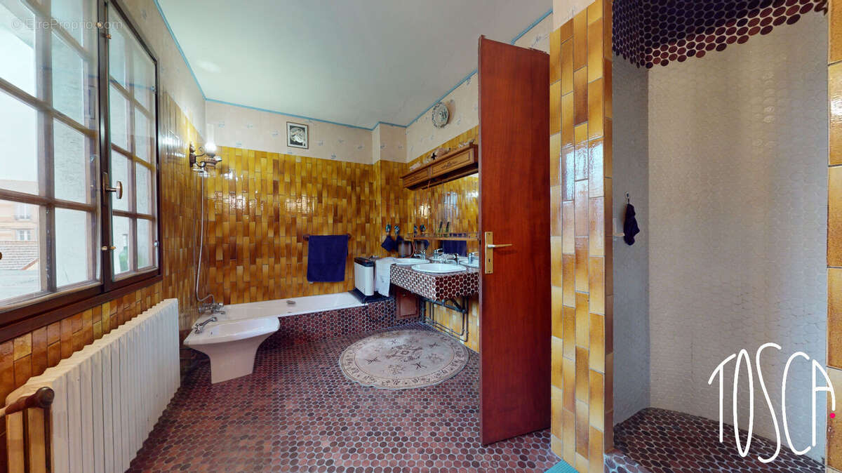 Maison à CHOISY-LE-ROI