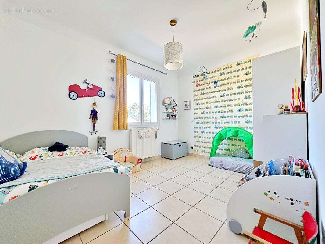 Maison 163 m² à Villeneuve-Les-Avignon  - photo 9