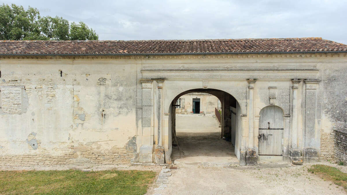 Maison à MACQUEVILLE