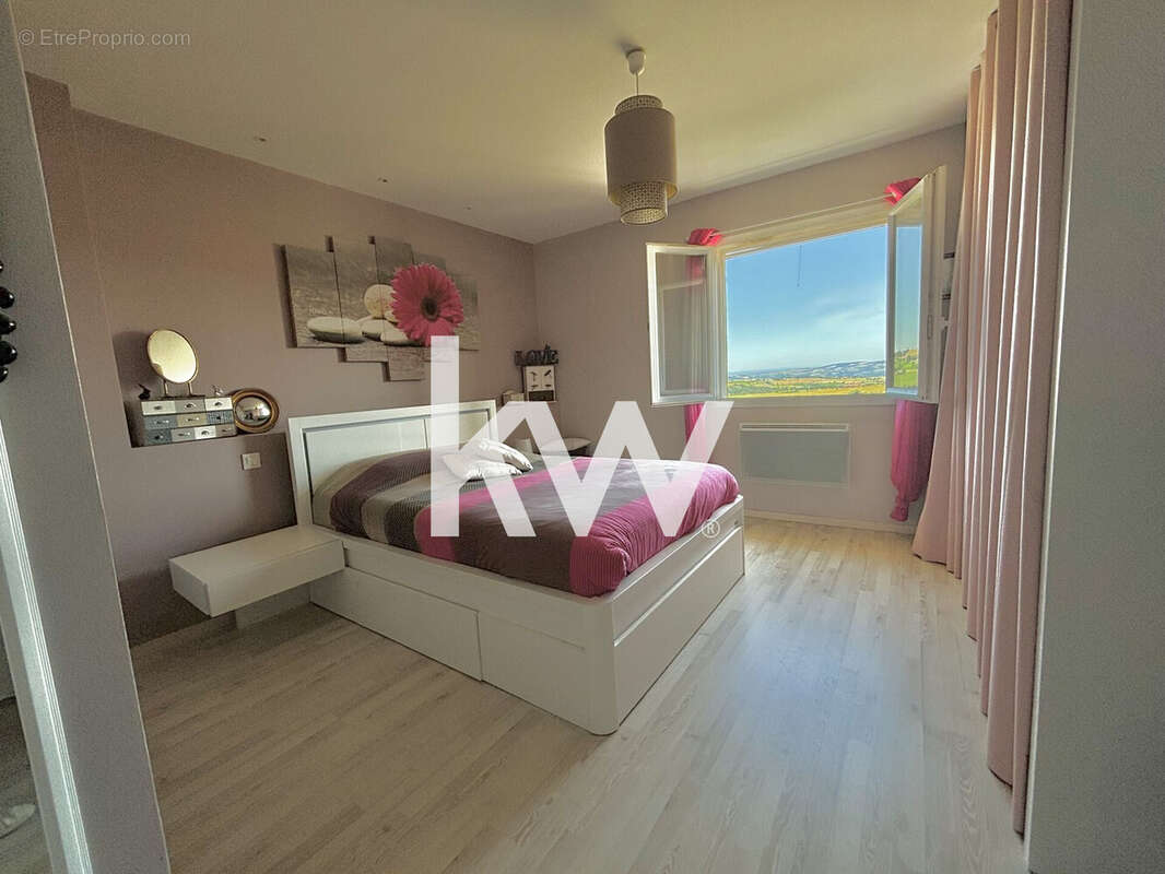 Maison à SAINT-DIDIER-SOUS-RIVERIE