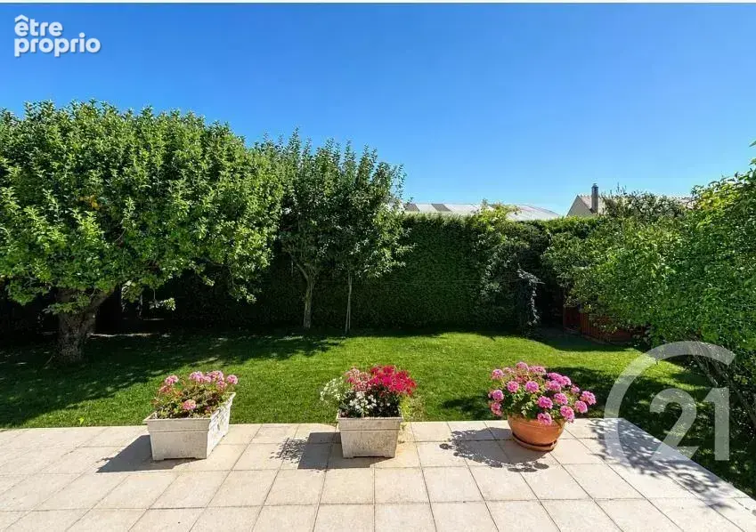 Maison 8 pièces 262 m² à vendre à Rambouillet (78120) - photo 1