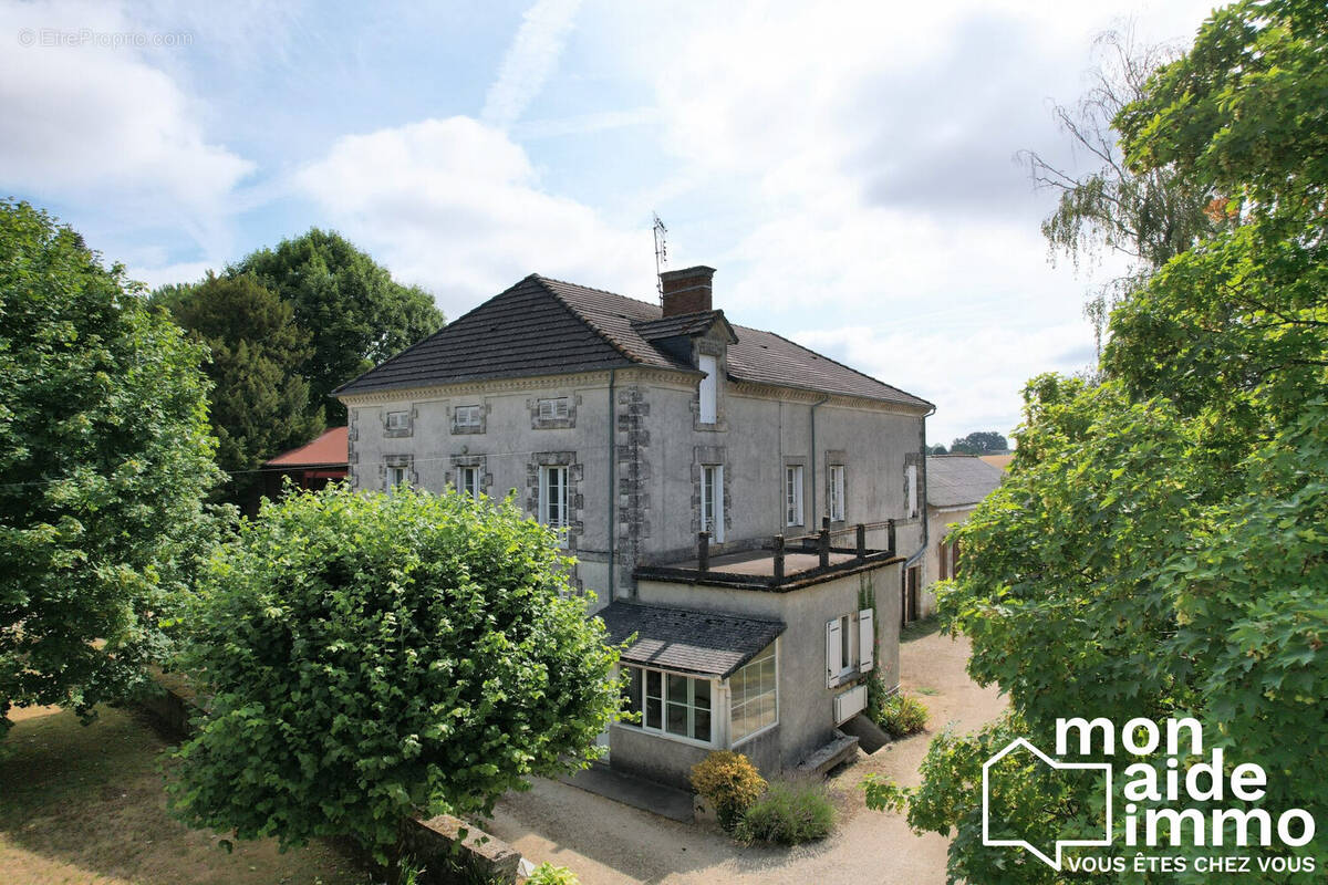 Maison à THIVIERS