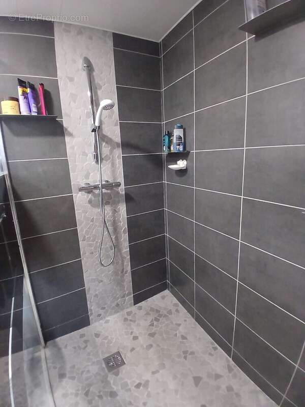 Douche - Maison à LE PIN