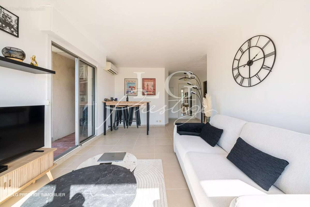 Appartement à MANDELIEU-LA-NAPOULE