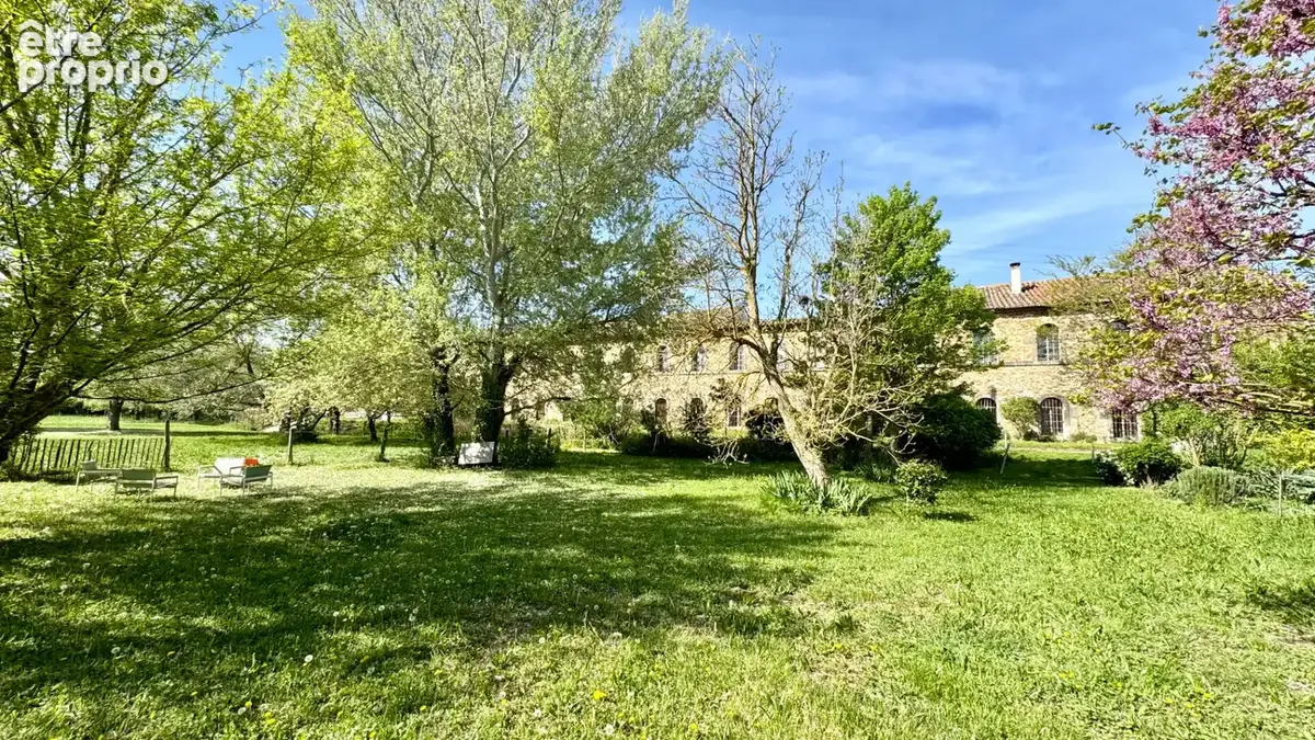 Demeure de prestige de 1200 m² sur 70 000 m² de terrain en bord de riviere. - photo 17