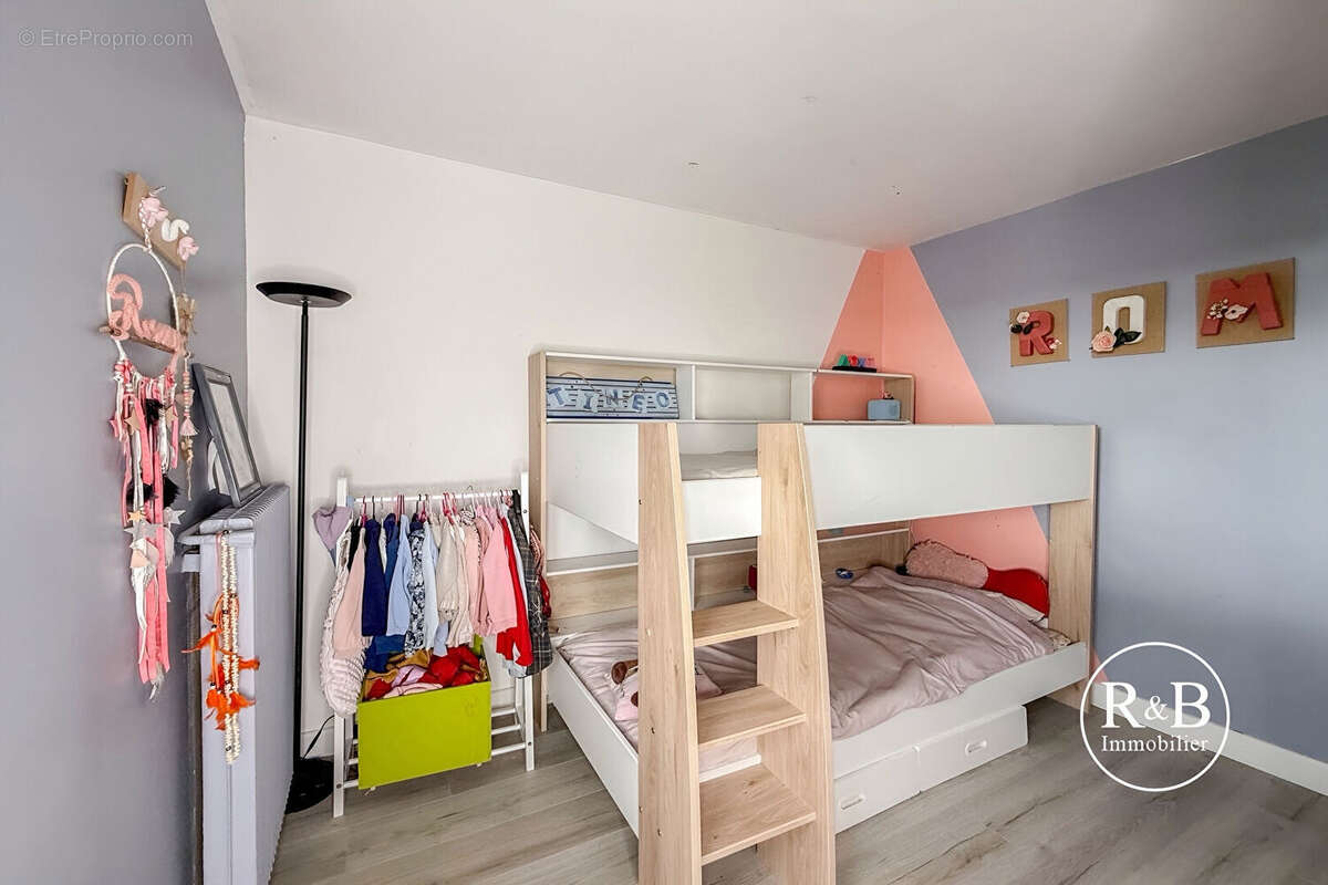 Appartement à LES CLAYES-SOUS-BOIS