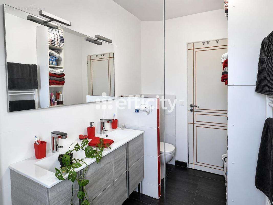 Maison 101 m² à Meursac  - photo 13