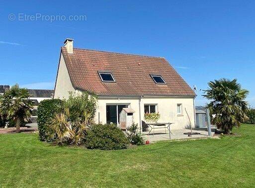 Maison à CONDE-SUR-VIRE