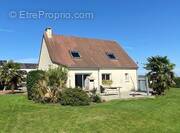 Maison à CONDE-SUR-VIRE