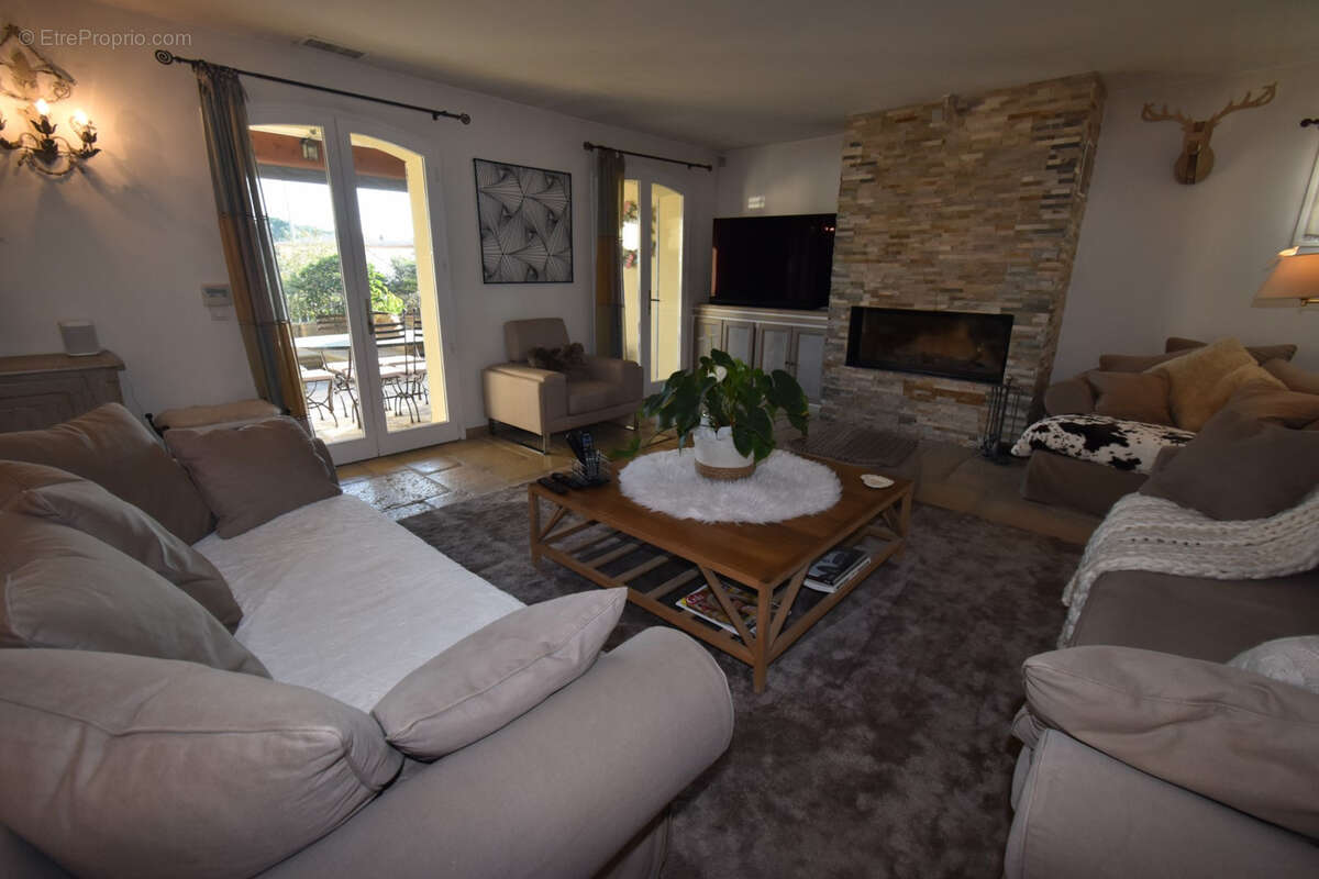 Maison à PLAN-DE-LA-TOUR