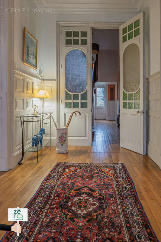 Maison de maître du XIX? siècle : un joyau rare en plein cœur de La Roche-sur-Yon - photo 5