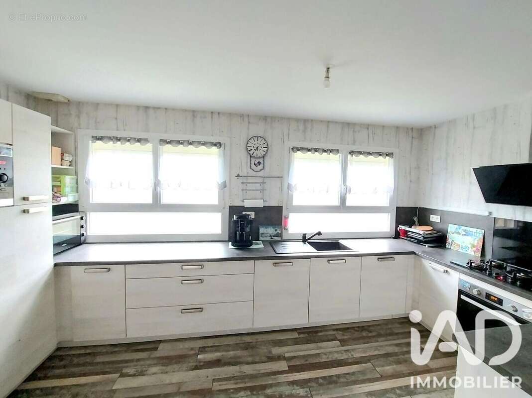 Maison 217 m² à Le Cormier  - photo 8