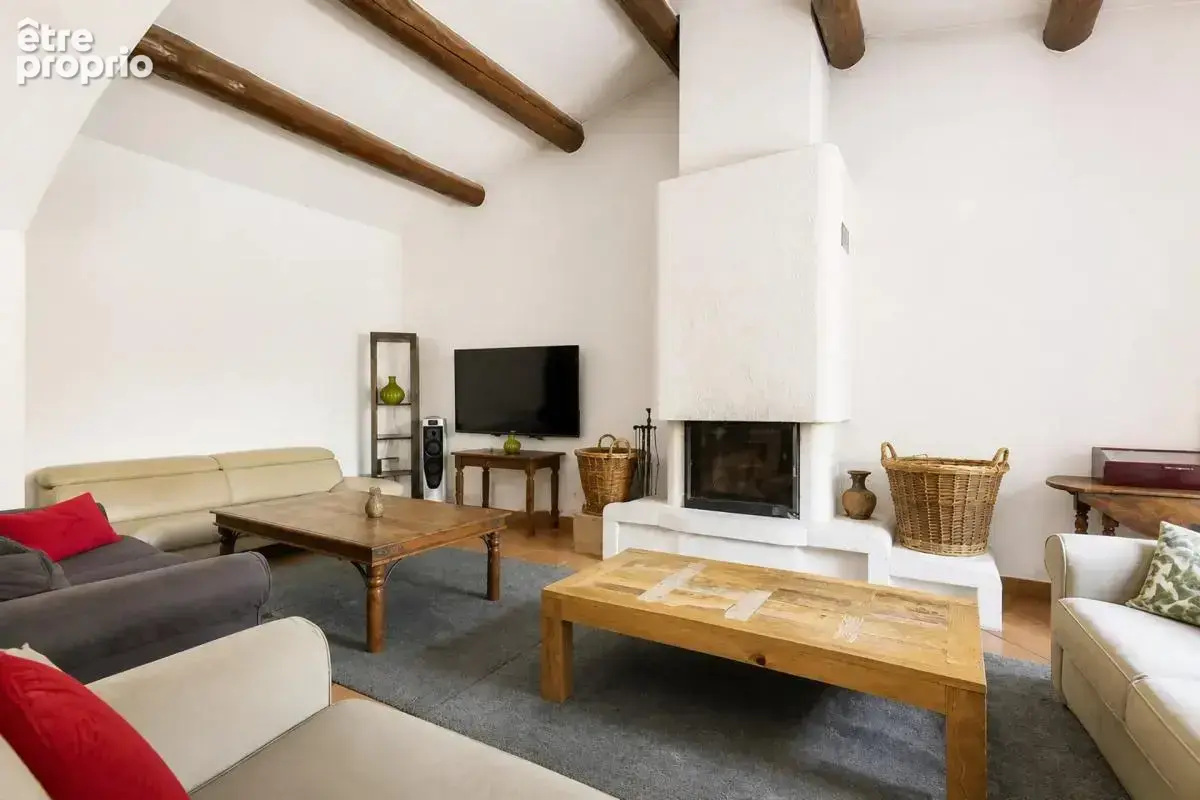 Les Pennes Mirabeau, Villa familiale + 3 logements dépendants - photo 5